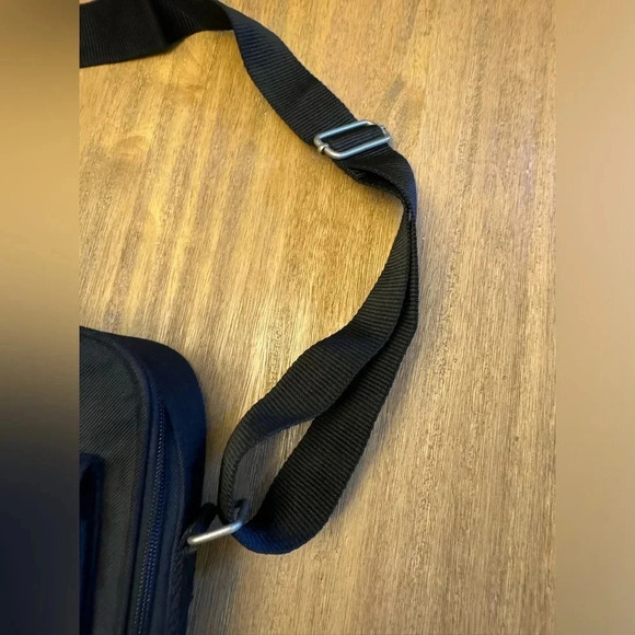 Black laptop carrying case - Picture 3 of 13